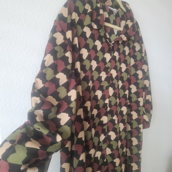 Geometric Patterned Button-Up Dress - Picture 6 of 7